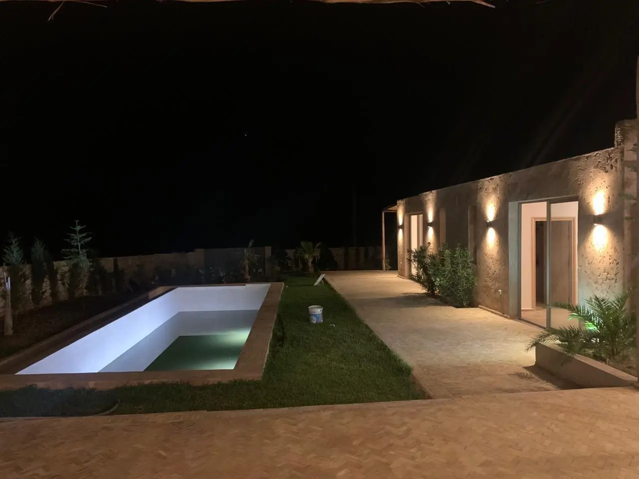 professional swimming pool builder delivering high-end project in Essaouira